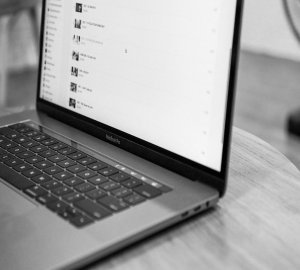 Стоит ли покупать Macbook: главные преимущества и недостатки